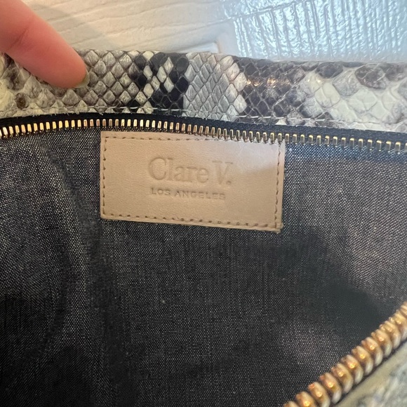 Clare v grande fanny - Picture 4 of 4